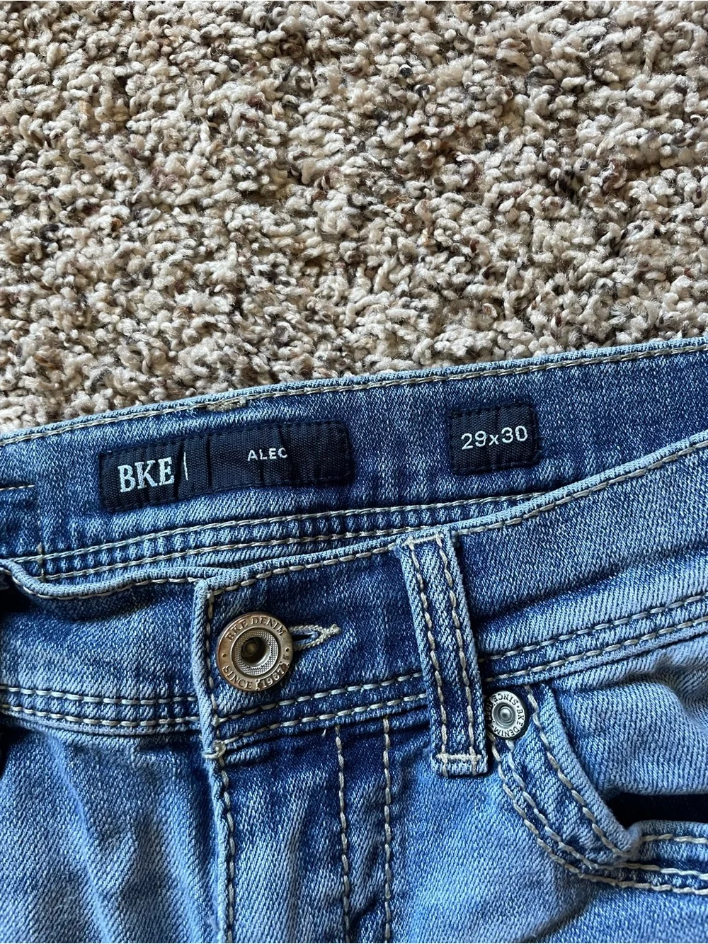 BKE ALEC Straight Leg Light Wash Jeans Men’s 29x30 (measures 28x29) ABP5197